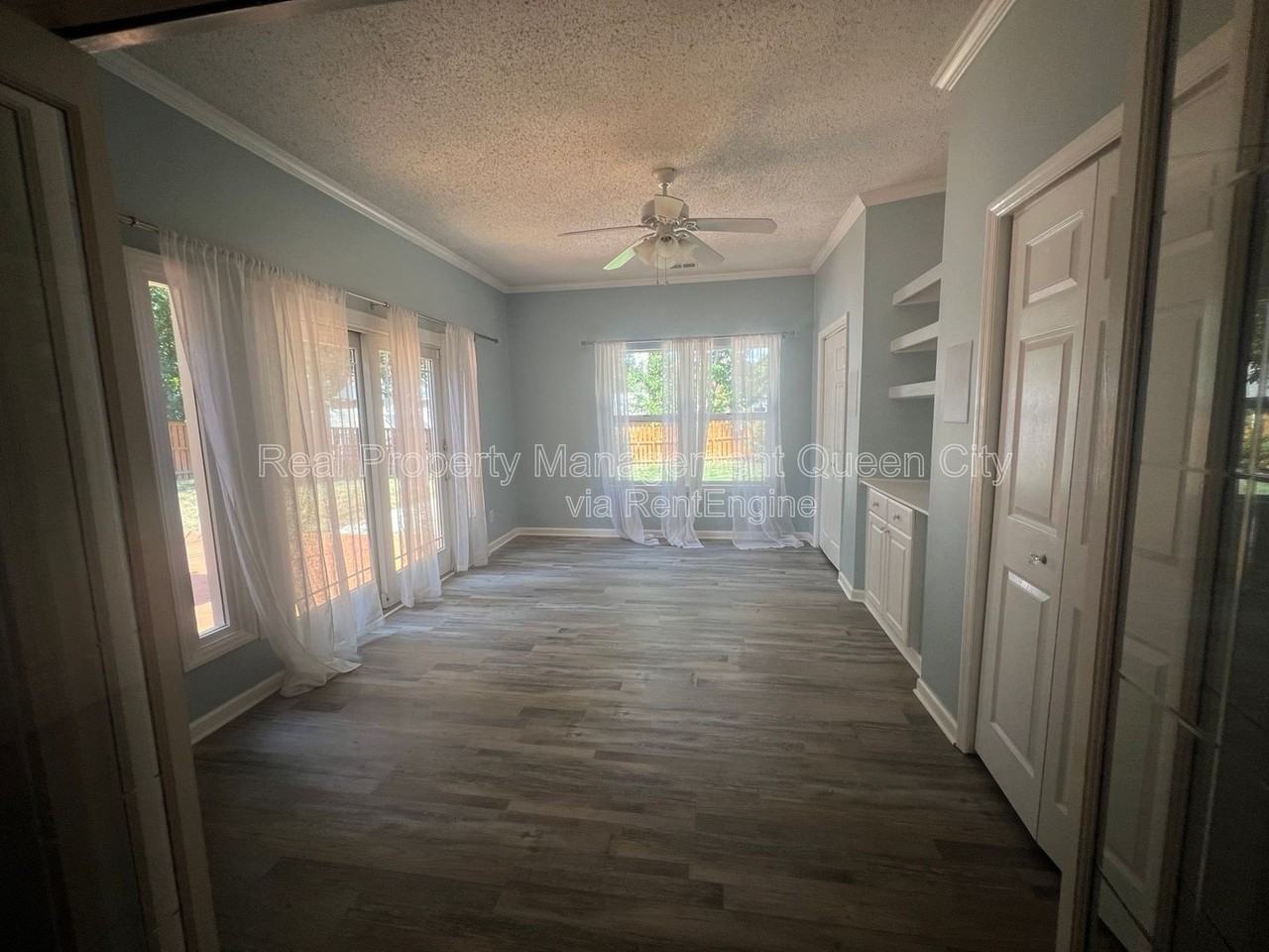 3910 Armitage Dr - Photo 3 of 18