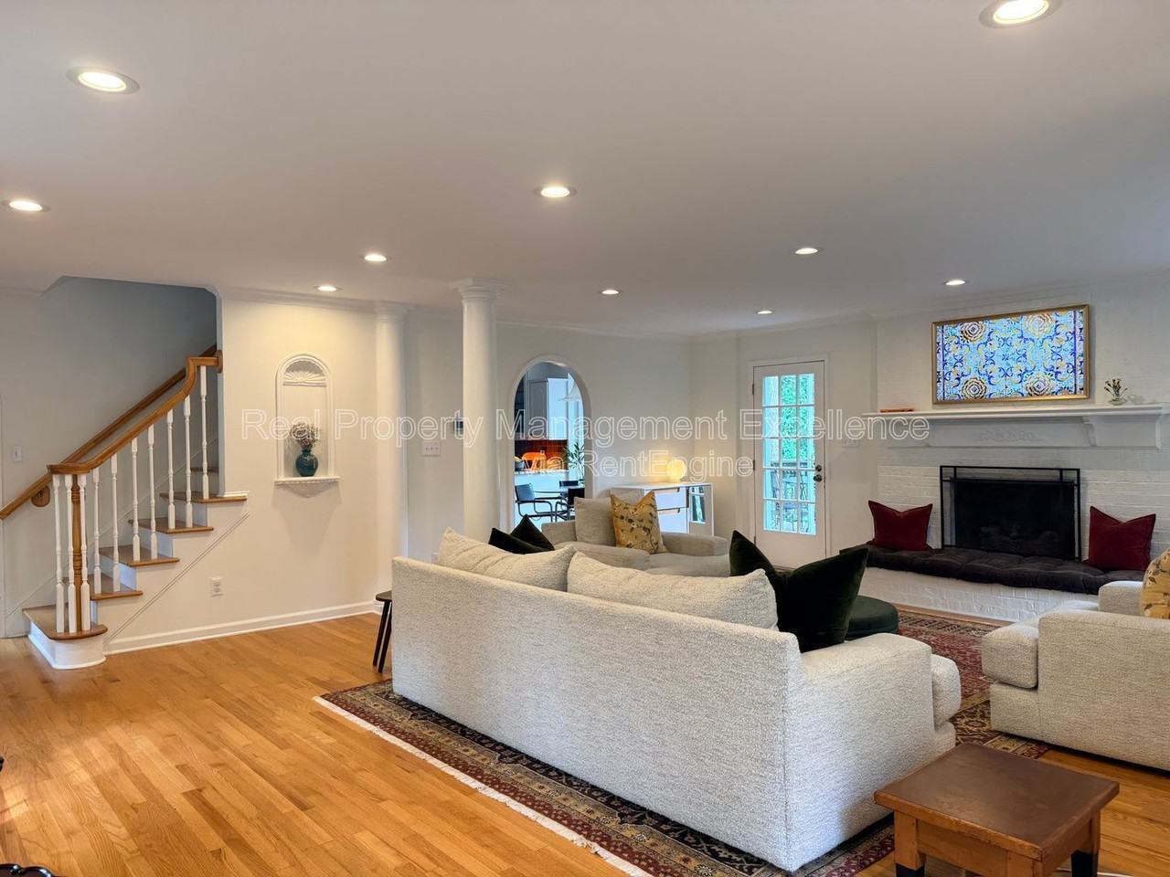 1208 Nottingham Dr - Photo 5 of 50