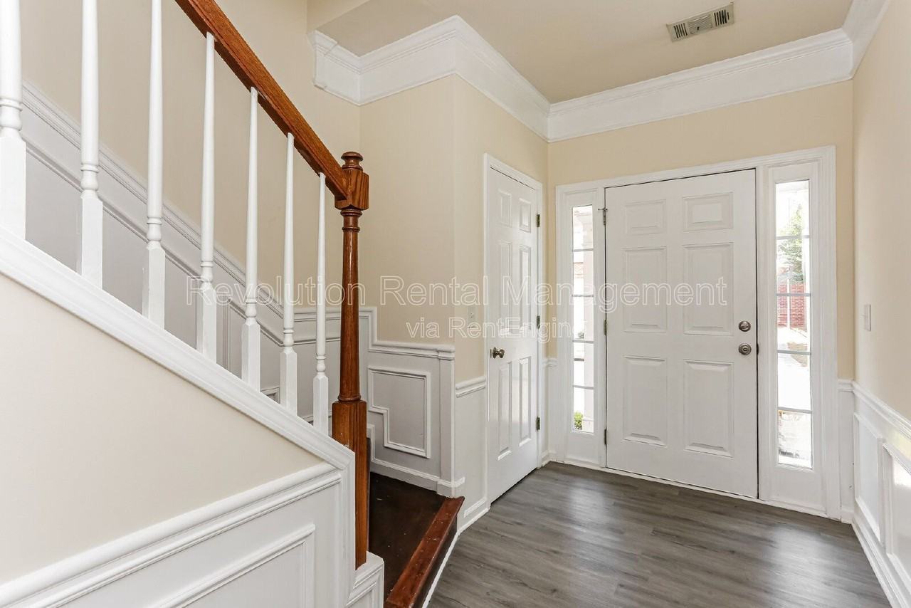 1007 Whittington Way - Photo 5 of 36