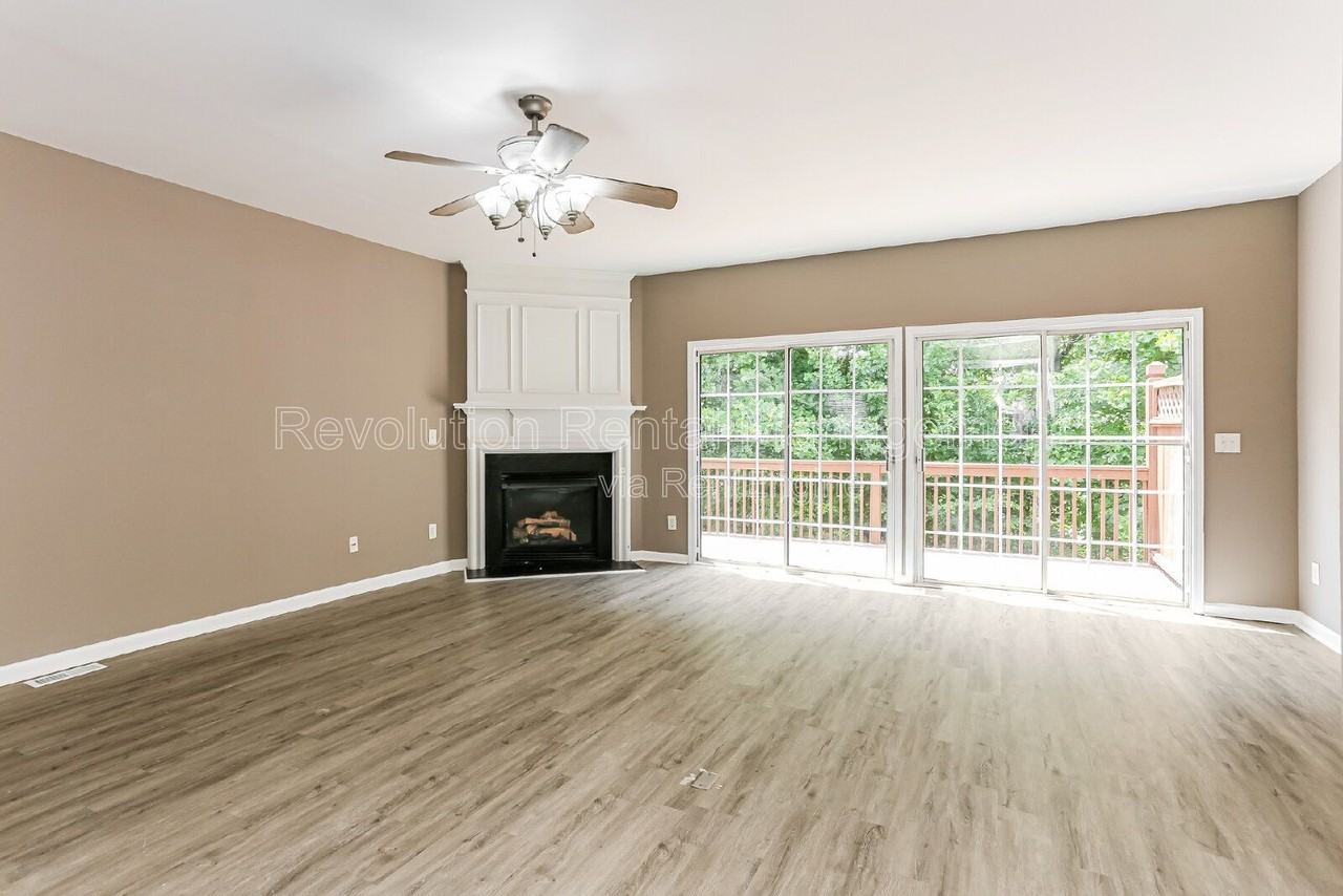 1007 Whittington Way - Photo 6 of 36