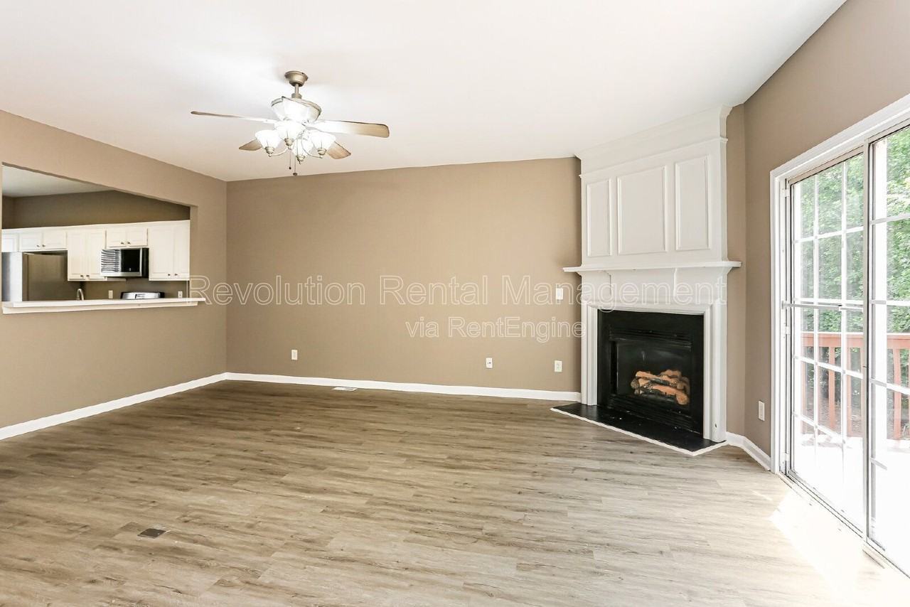 1007 Whittington Way - Photo 7 of 36