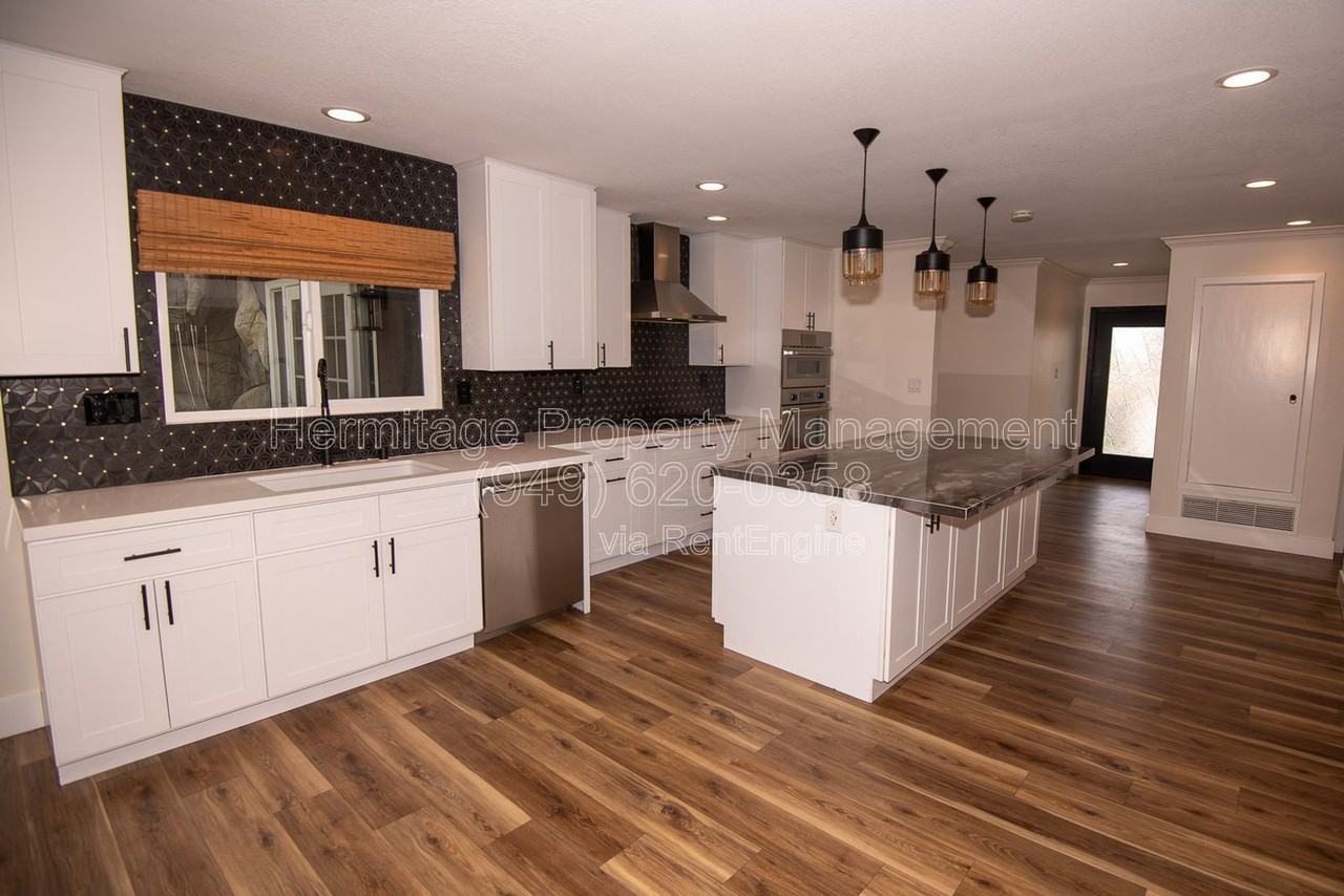 1226 E Ensign Cir - Photo 6 of 11