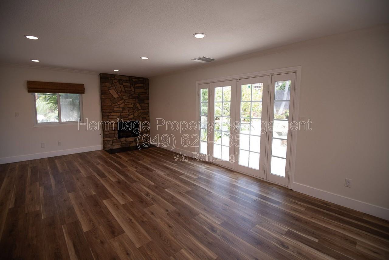 1226 E Ensign Cir - Photo 7 of 11