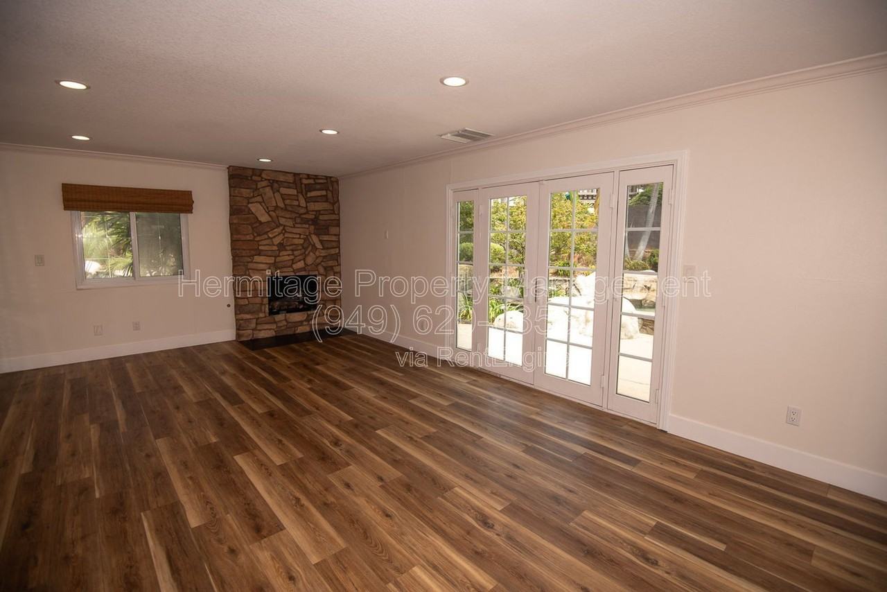 1226 E Ensign Cir - Photo 7 of 25