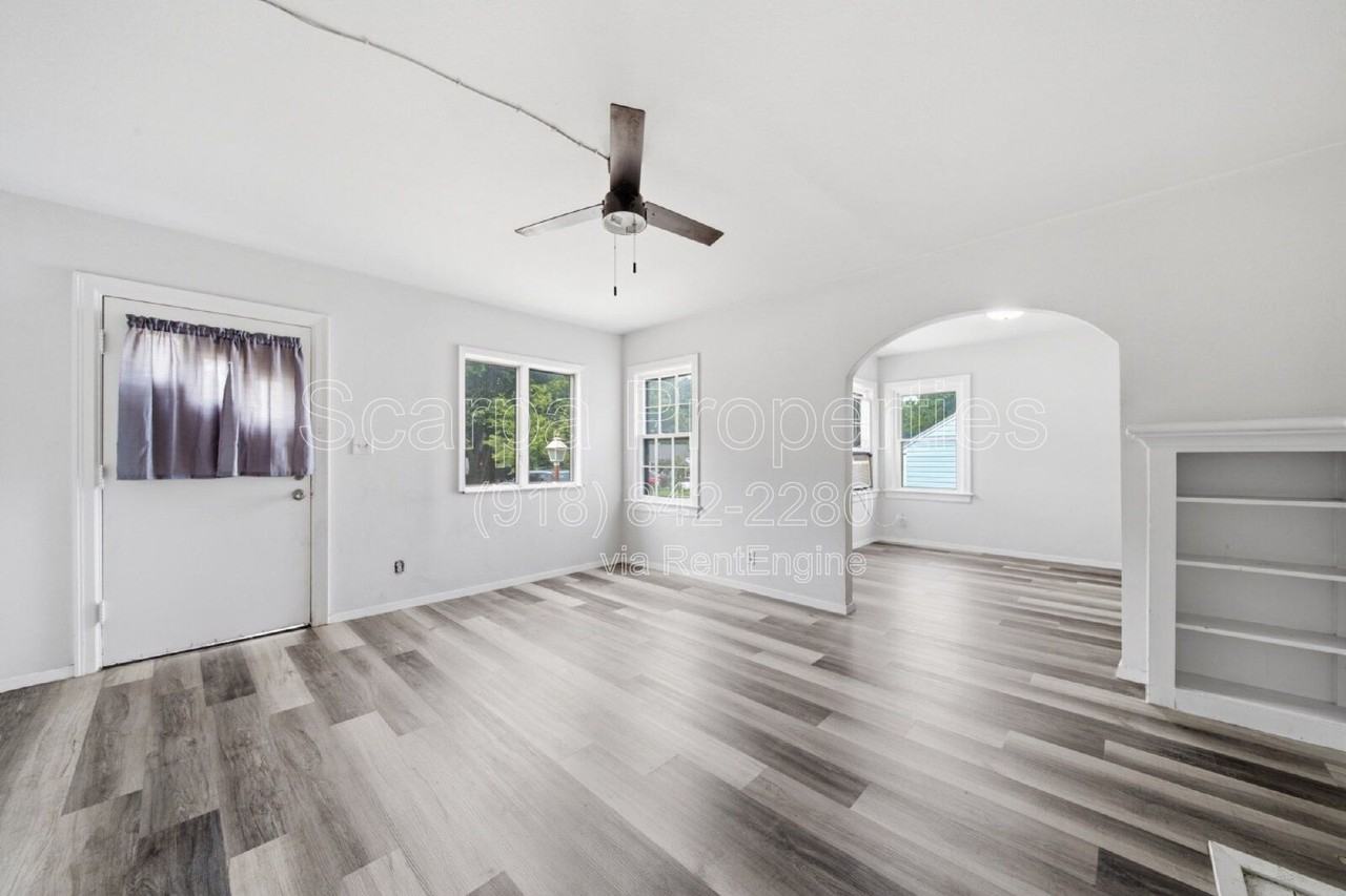 4530 E 6th St - Photo 5 of 19