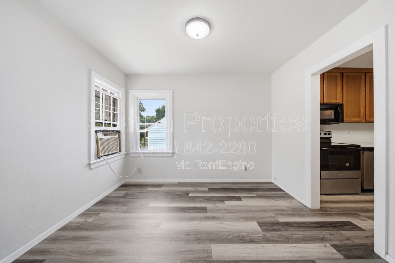 4530 E 6th St - Photo 7 of 19