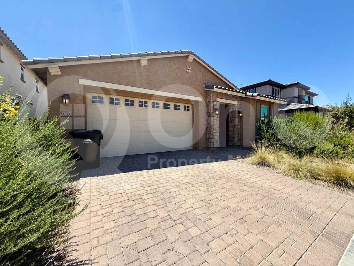 9507 E Saturn Ave - Photo 2 of 24
