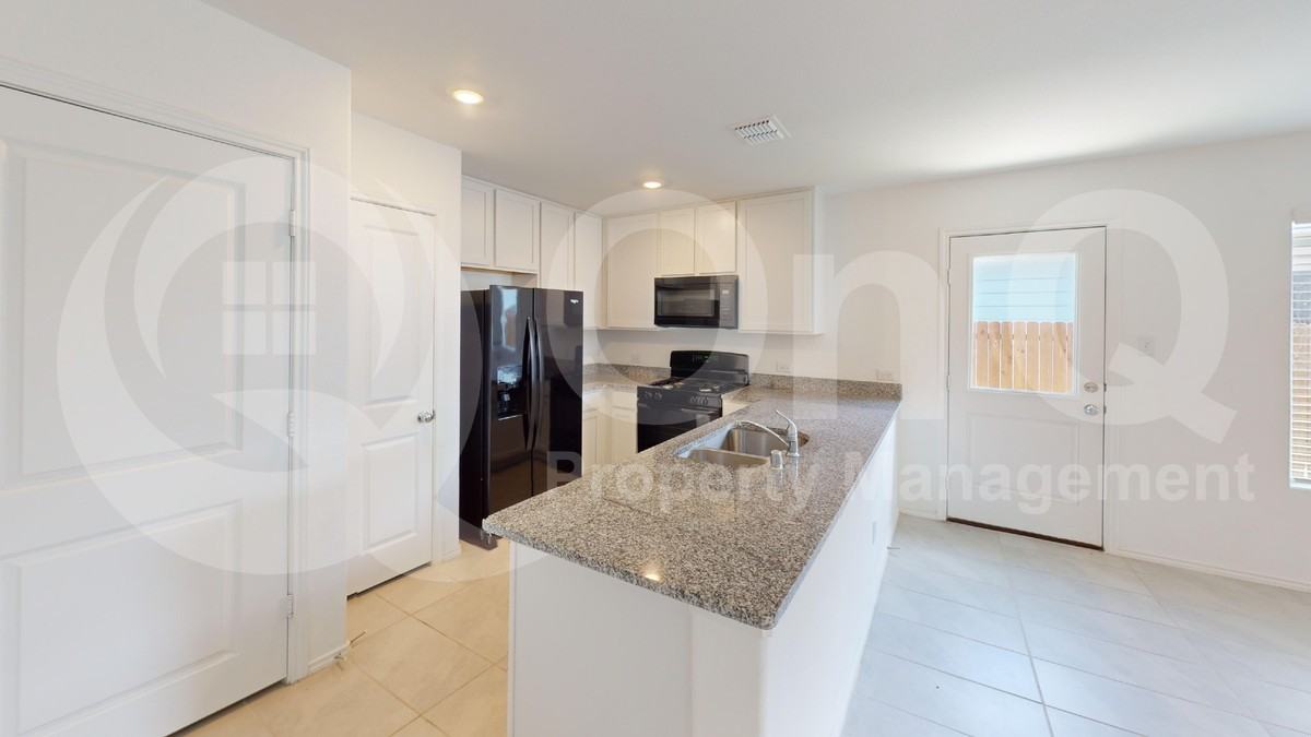7205 Gray Wolf Ln - Photo 4 of 22