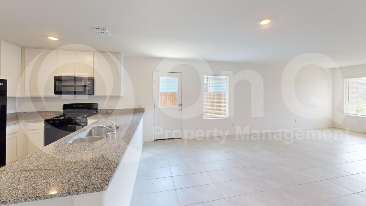 7205 Gray Wolf Ln - Photo 5 of 22
