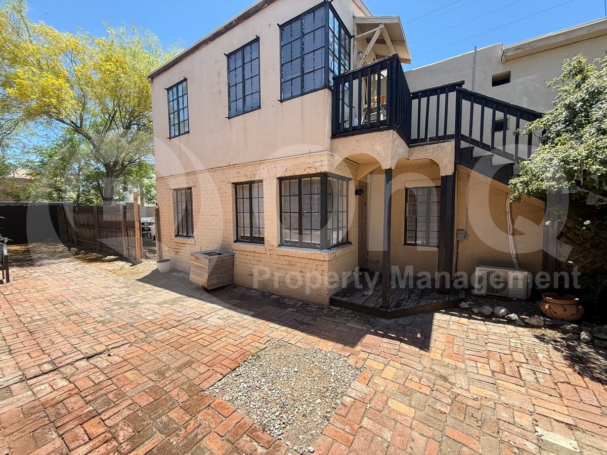 324 S 6th Ave #D - Photo 3 of 39