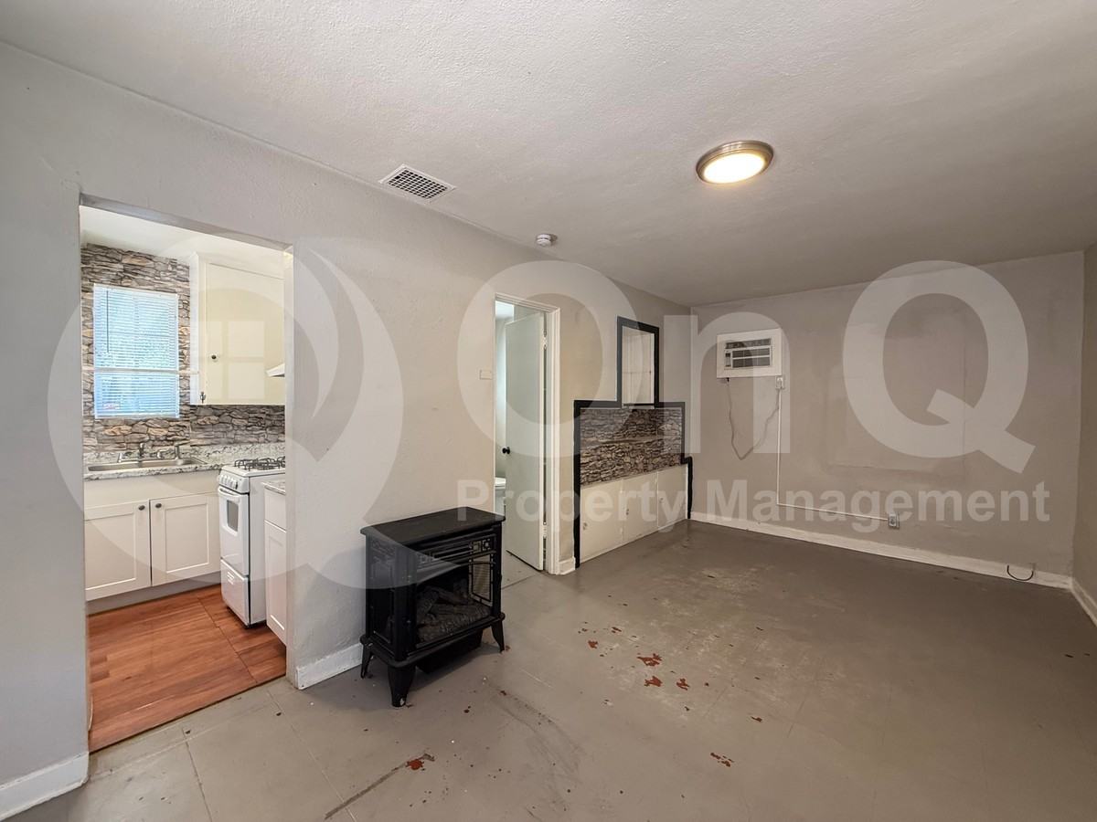 324 S 6th Ave #D - Photo 5 of 39
