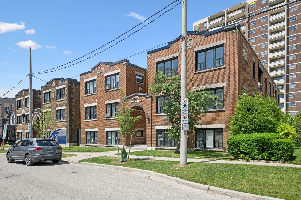 Royal & Wales Apartments - Photo 4 of 17