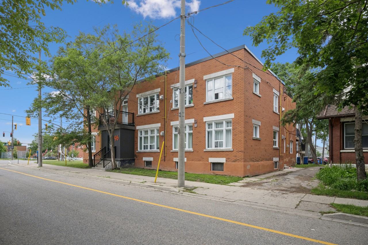 Royal & Wales Apartments - Photo 5 of 17