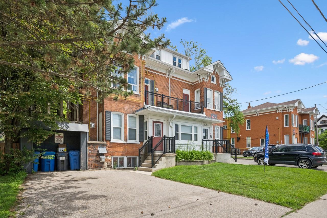 Royal & Wales Apartments - Photo 6 of 17