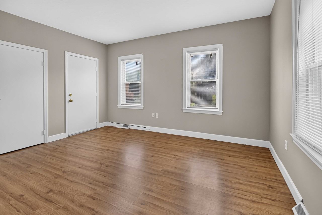 90 Oak St #1 - Photo 7 of 15