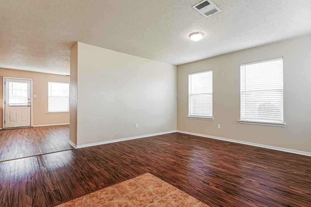 604 Snowy Orchid Ln - Photo 5 of 17
