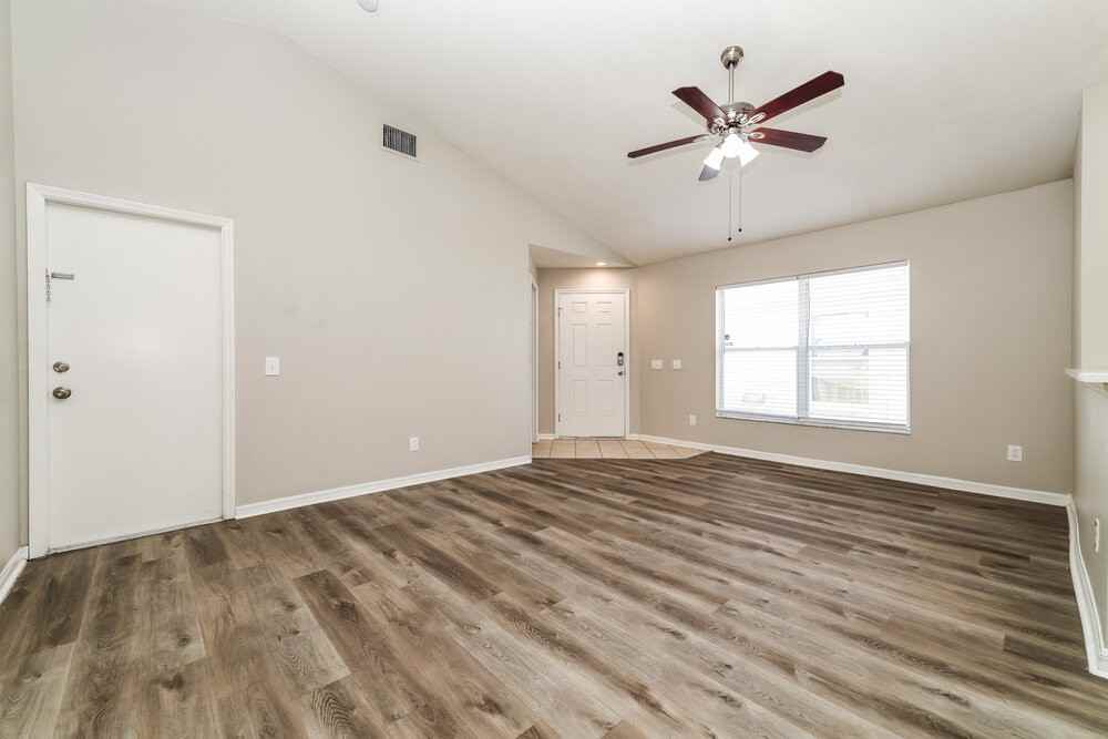 14943 Deer Meadow Dr - Photo 3 of 16