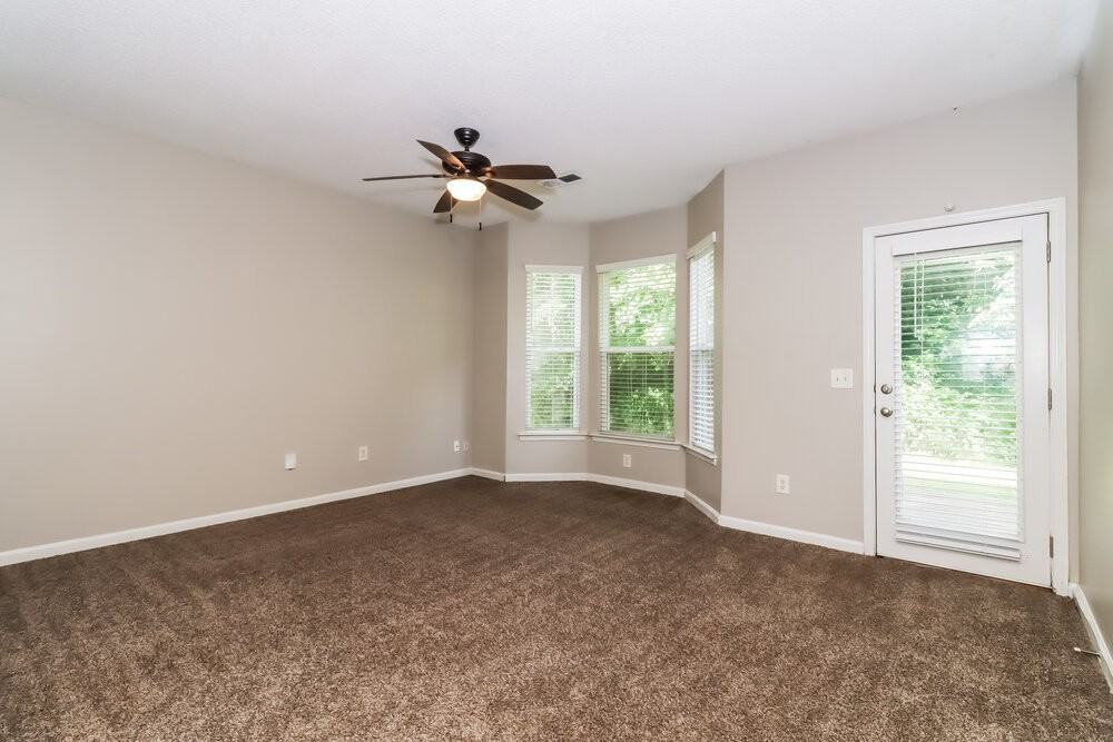 468 Darbys Run Ct - Photo 4 of 17