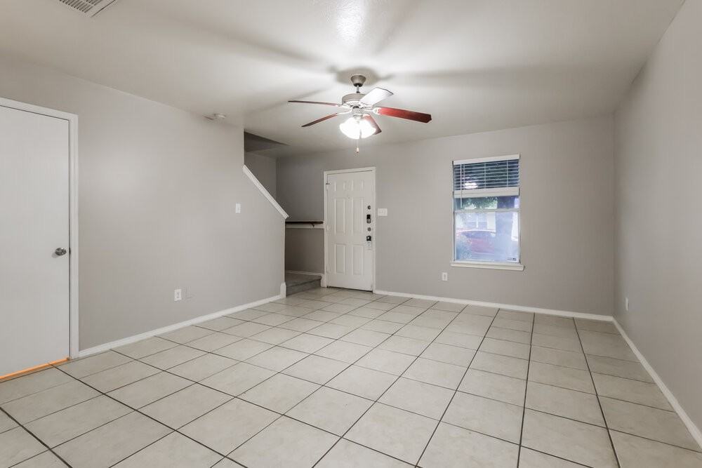 21243 Linden House Ct - Photo 6 of 17