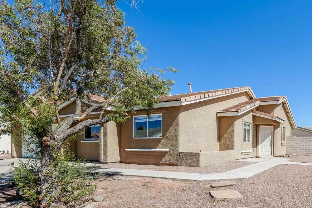 2306 Hollow Oak Ave - Photo 3 of 16