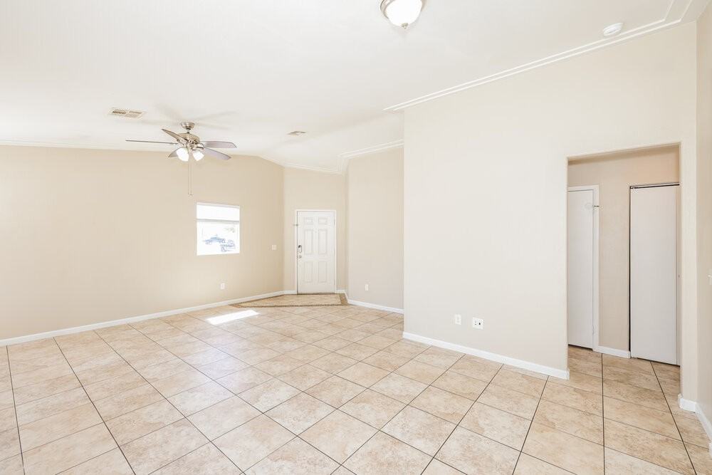 2306 Hollow Oak Ave - Photo 4 of 16
