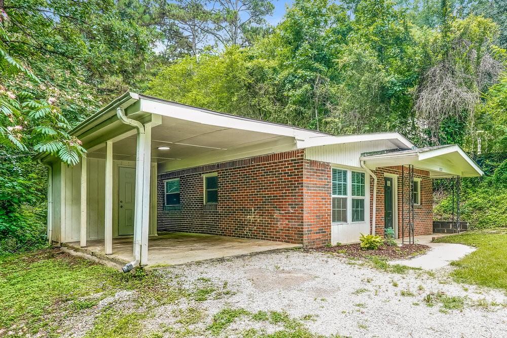 1722 Rogina Dr - Photo 3 of 16