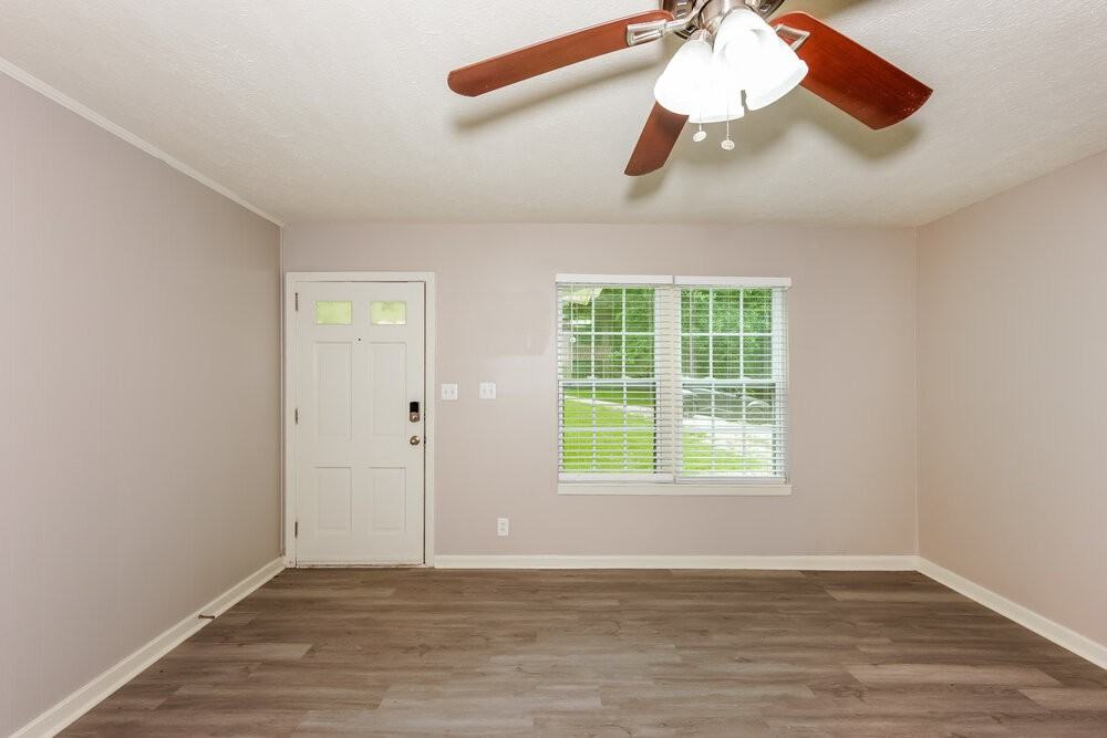 1722 Rogina Dr - Photo 5 of 16