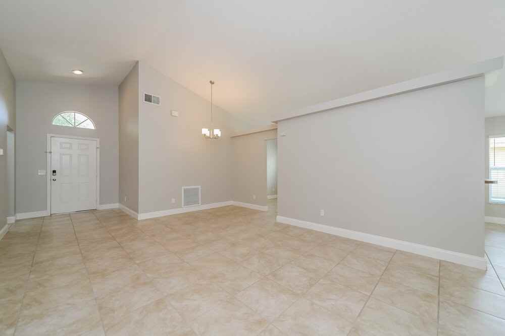 2708 Eagle Creek Ct - Photo 3 of 16