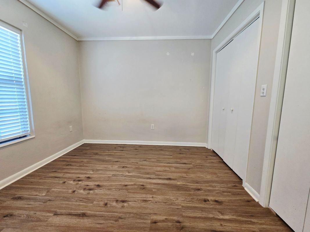 341 Selma St - Photo 5 of 8