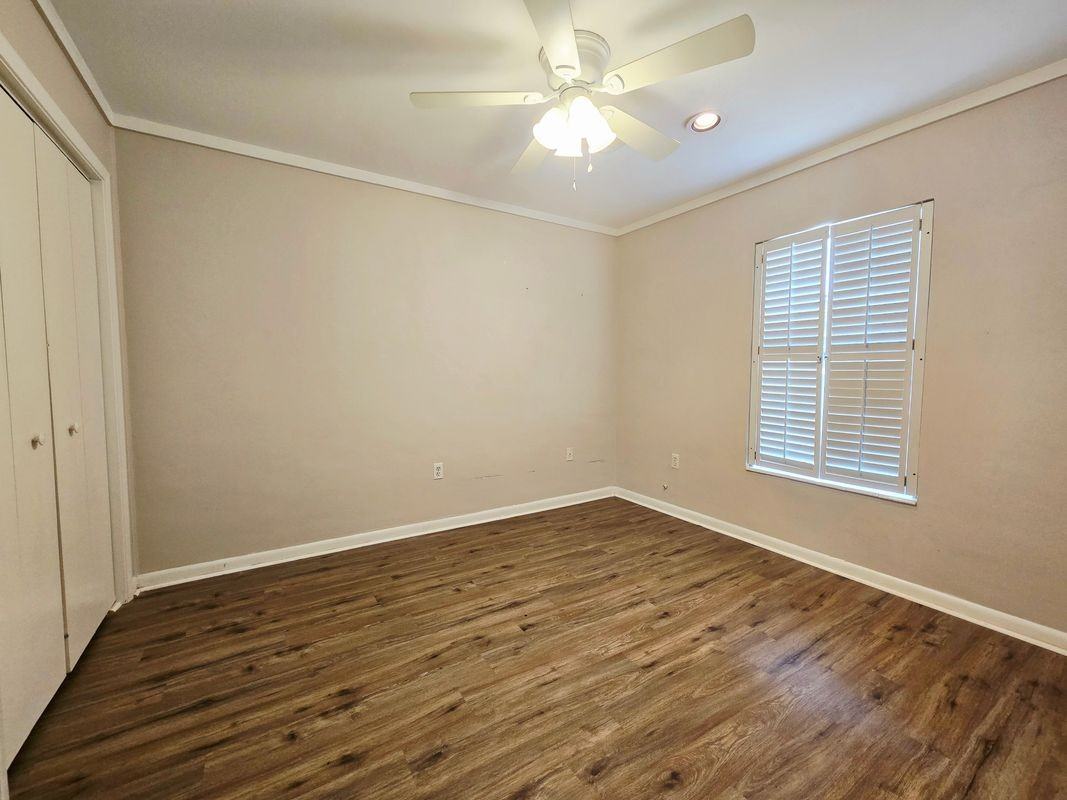 341 Selma St - Photo 7 of 8