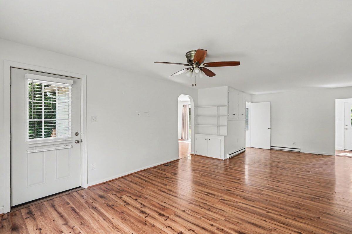 5380 Center St - Photo 3 of 18