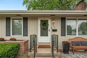 featured image of 7914 W 92nd Ter