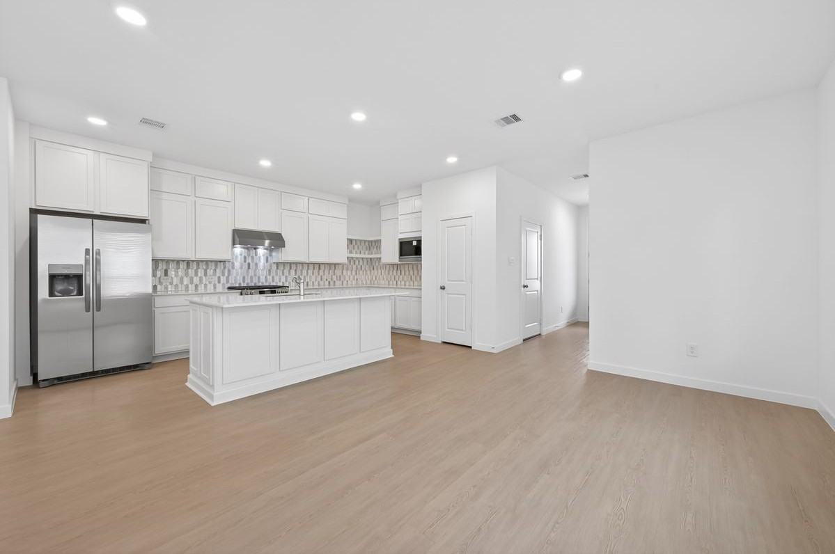 13071 Pine Trace St - Photo 5 of 28