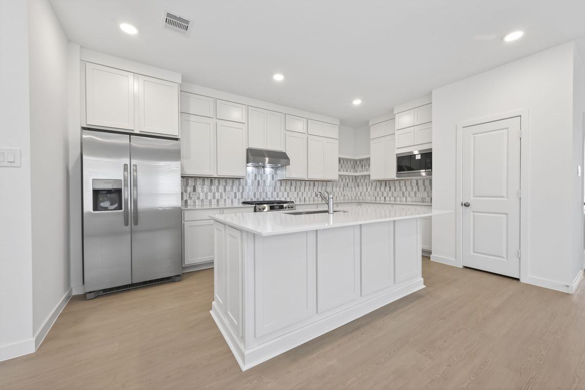 13071 Pine Trace St - Photo 6 of 28