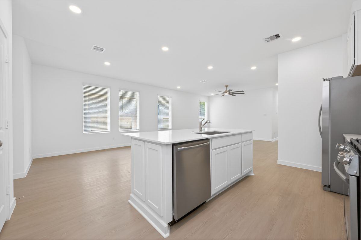 13071 Pine Trace St - Photo 7 of 28