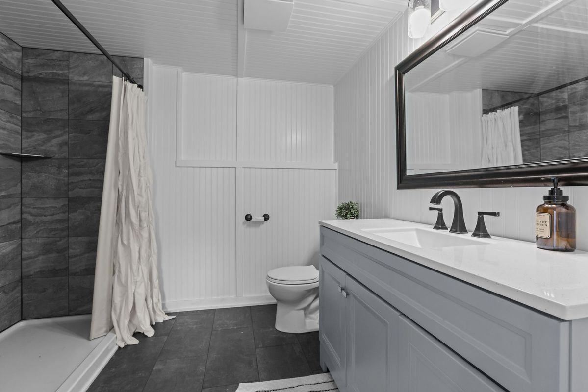 624 Emerson Ave N - Photo 7 of 24