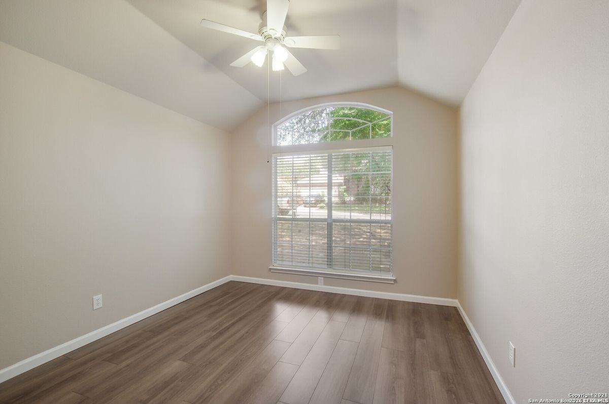 1136 Berry Creek Dr - Photo 3 of 26