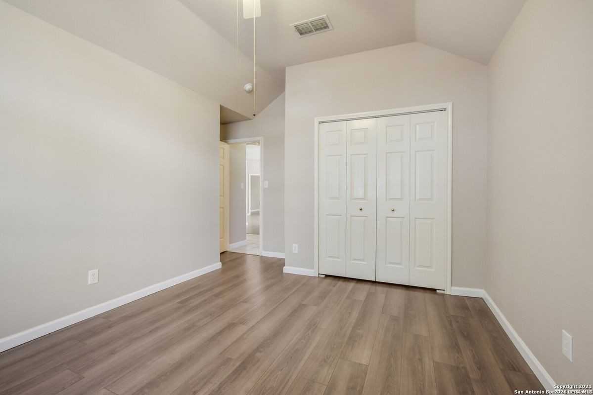 1136 Berry Creek Dr - Photo 4 of 26