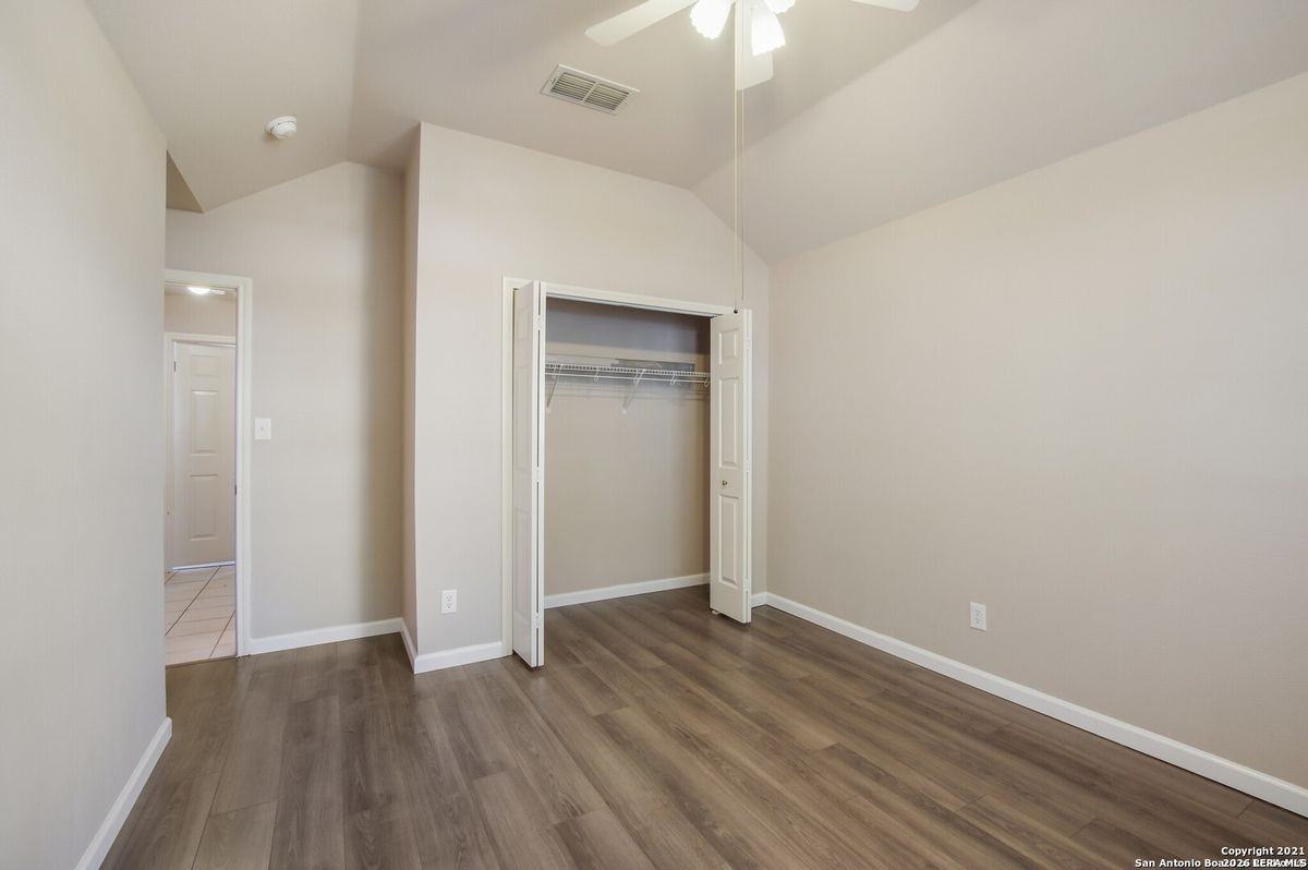 1136 Berry Creek Dr - Photo 5 of 26