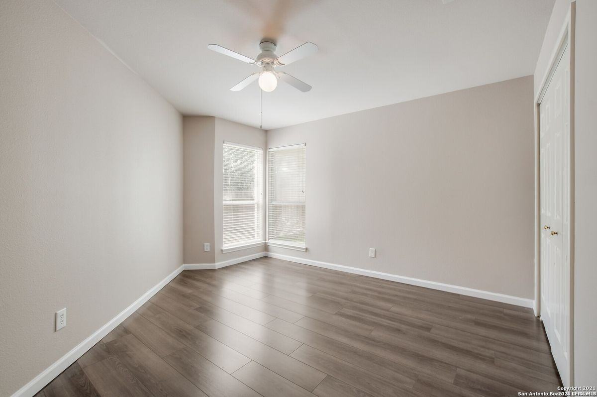 1136 Berry Creek Dr - Photo 6 of 26