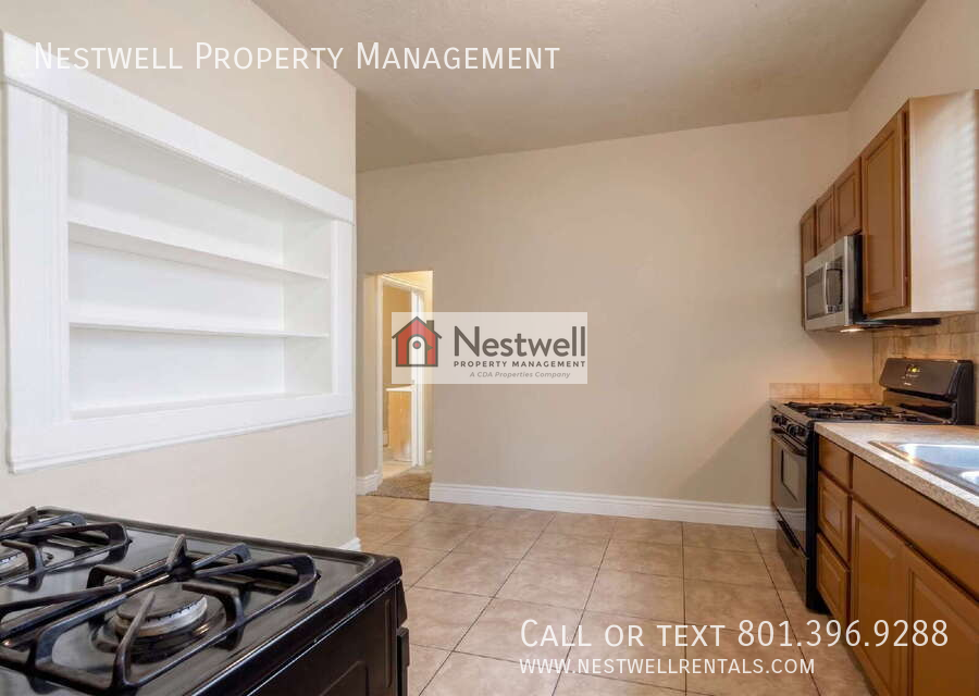 1104 N 1880 W - Photo 4 of 20