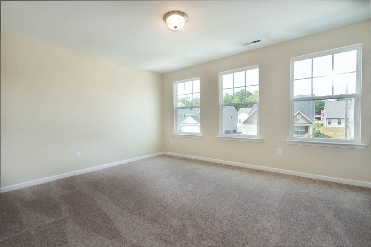 137 Princeton Hill Dr - Photo 5 of 23