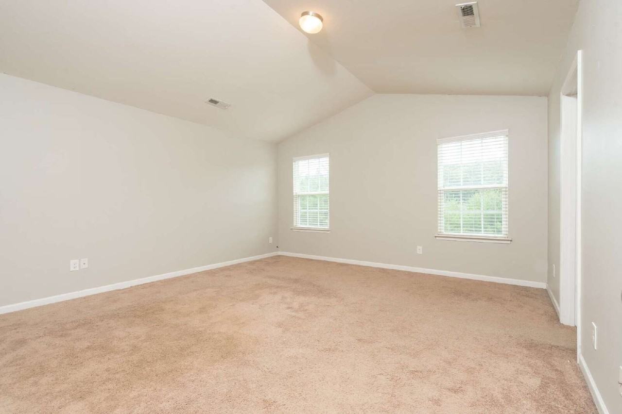 326 Azalea Dr - Photo 6 of 24