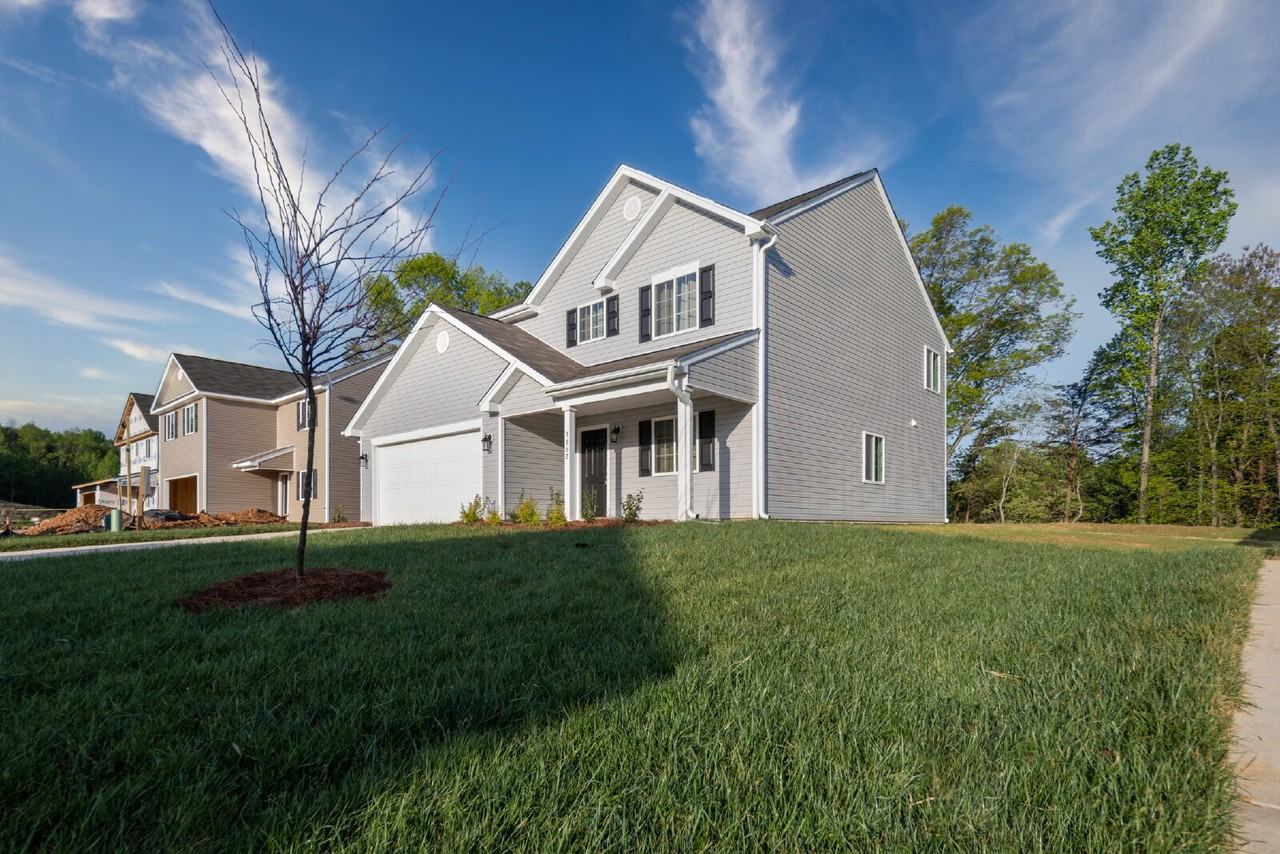 3662 Foxton Dr - Photo 2 of 32