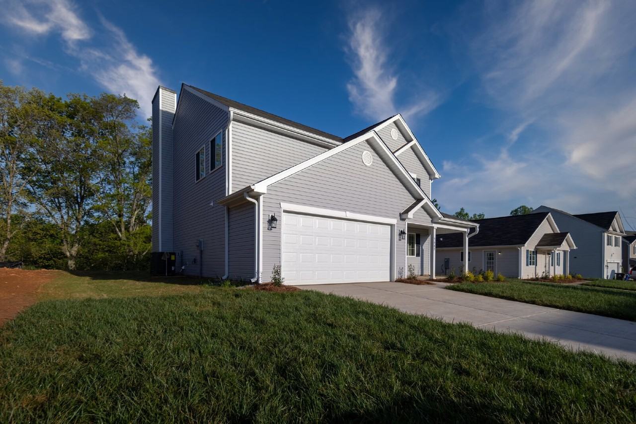 3662 Foxton Dr - Photo 4 of 32