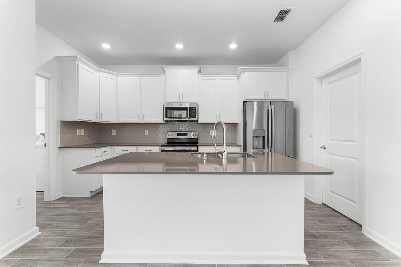 6444 Sprucepine Ln - Photo 2 of 27