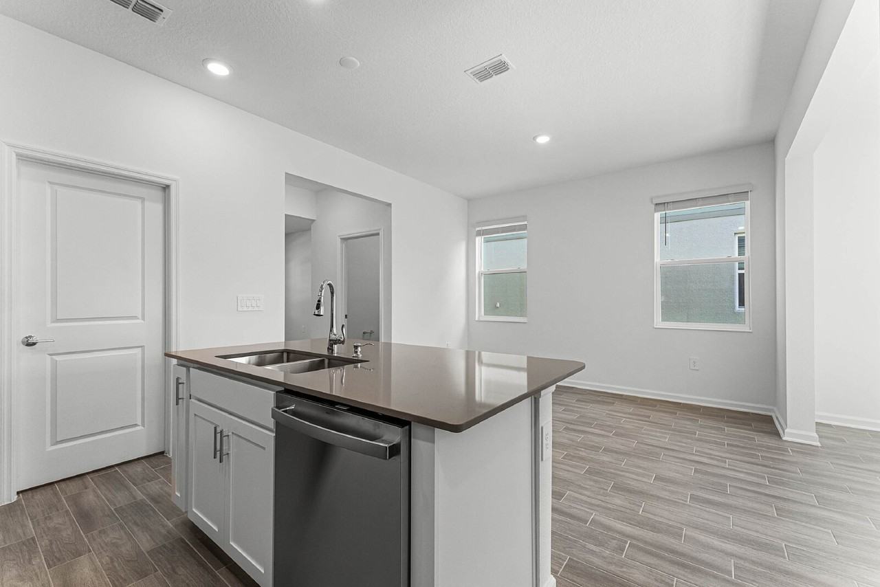 6444 Sprucepine Ln - Photo 5 of 27
