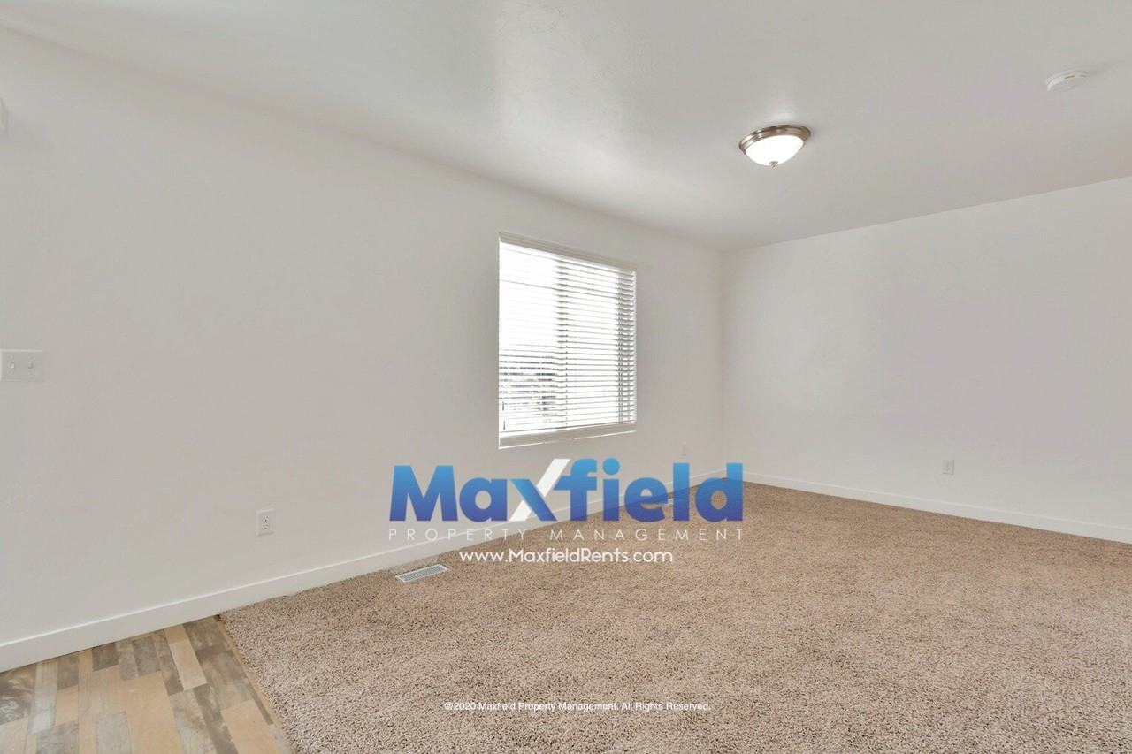 12227 S Ryder Ct - Photo 5 of 28