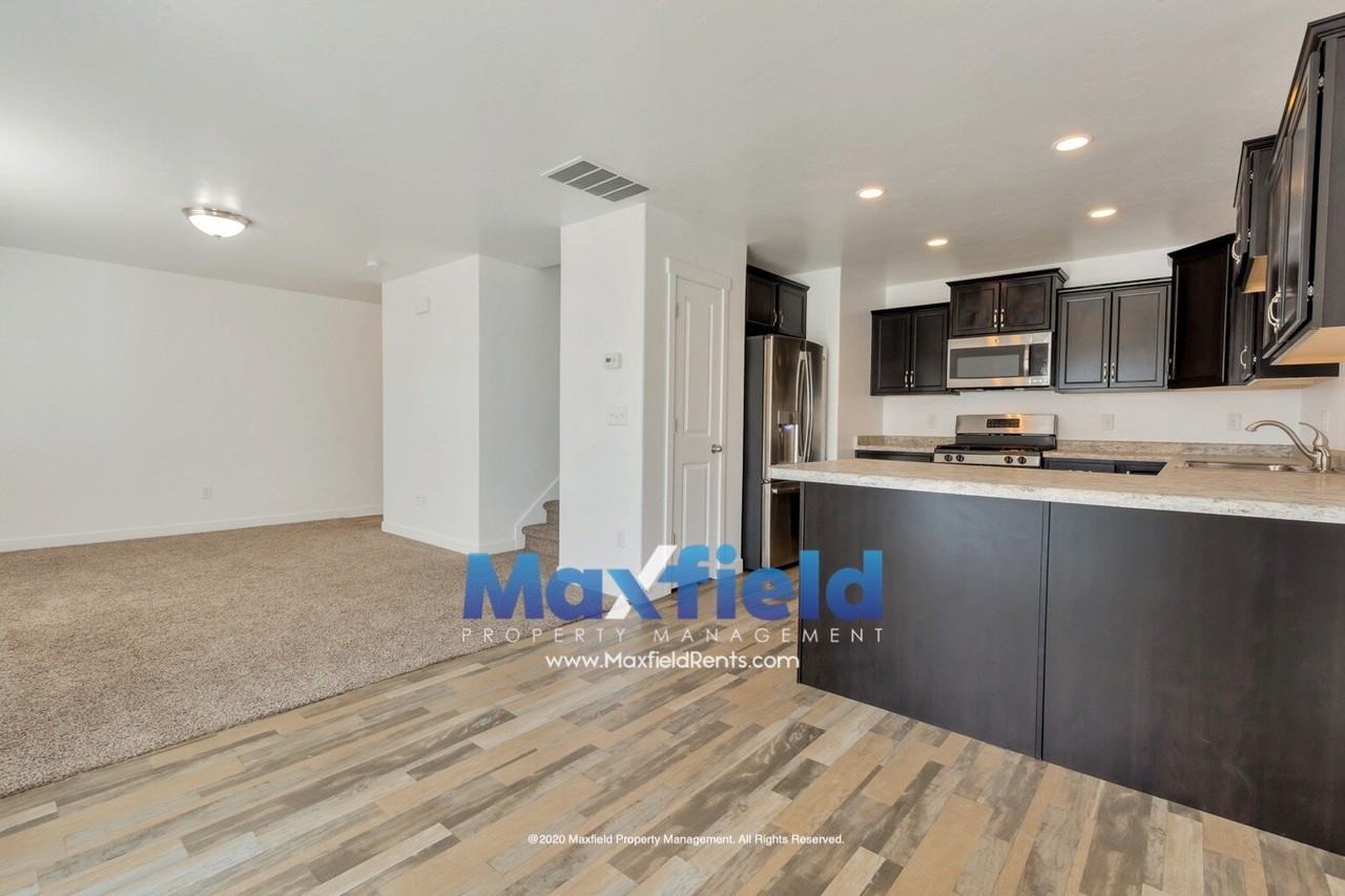 12227 S Ryder Ct - Photo 7 of 28