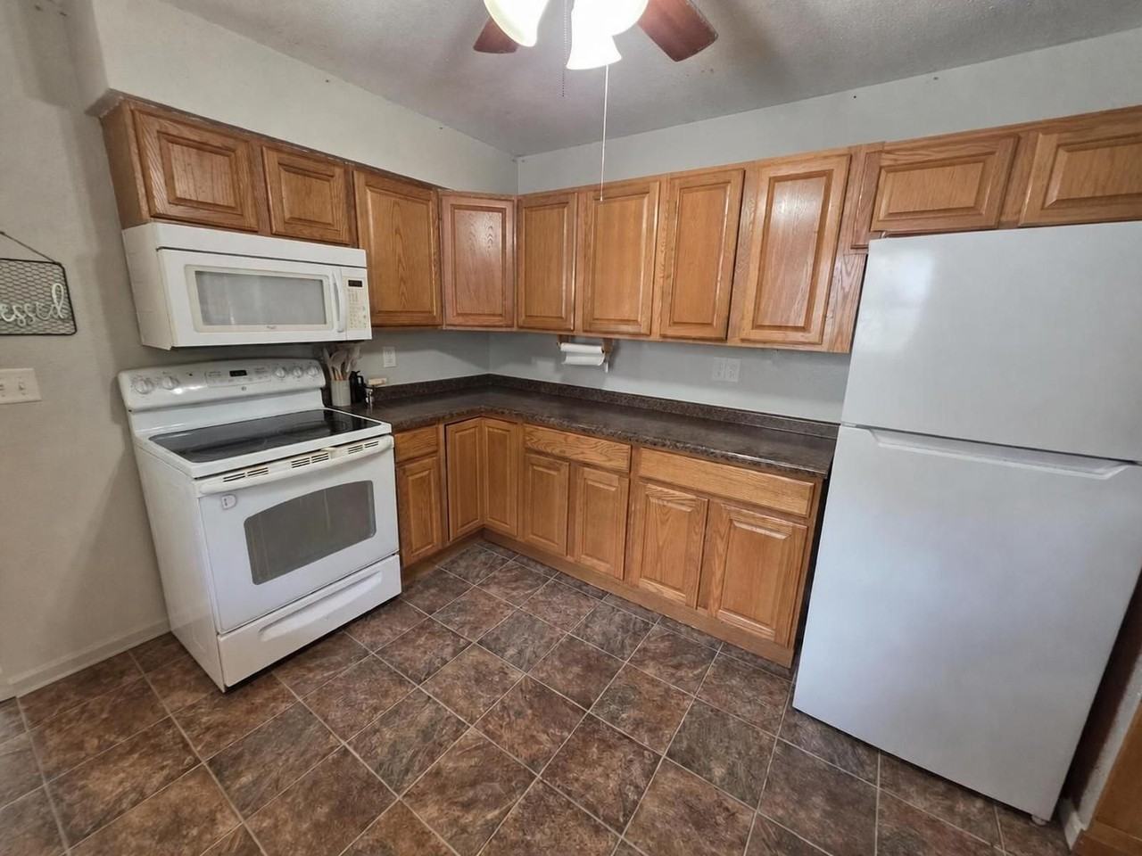 4940 Hobbs Rd - Photo 3 of 22